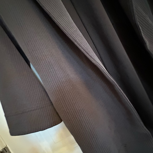 Lululemon soft stream, pants and matching jacket. - Picture 13 of 15